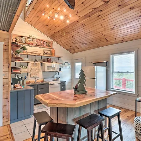 Cheery Pet-Friendly Studio With Shared Fire Pit Mountain View Exterior photo