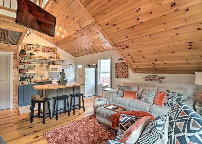 Cheery Pet-Friendly Studio With Shared Fire Pit
